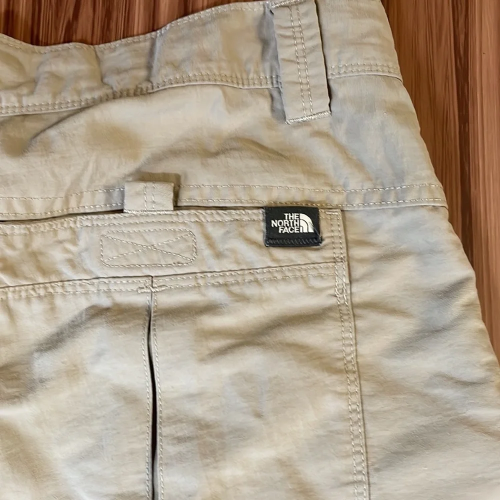 THE North Face Nylon Hiking Shorts Size 34
